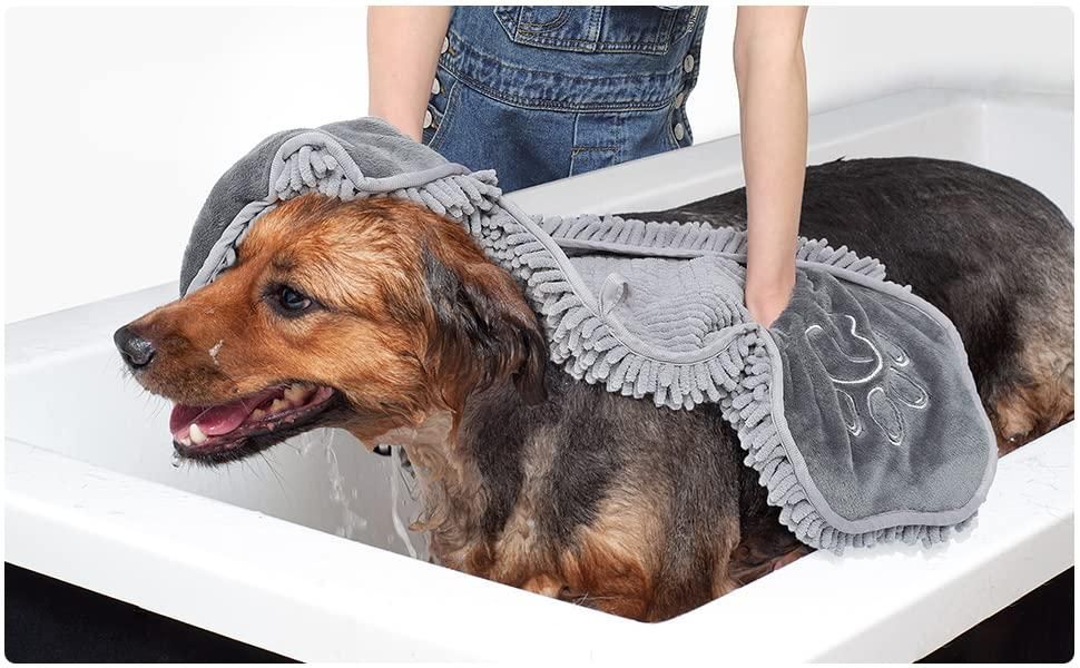 Ultra Soft Microfiber Pet Towel – Super Absorbent & Quick-Drying Bath Towel for Dogs & Cats